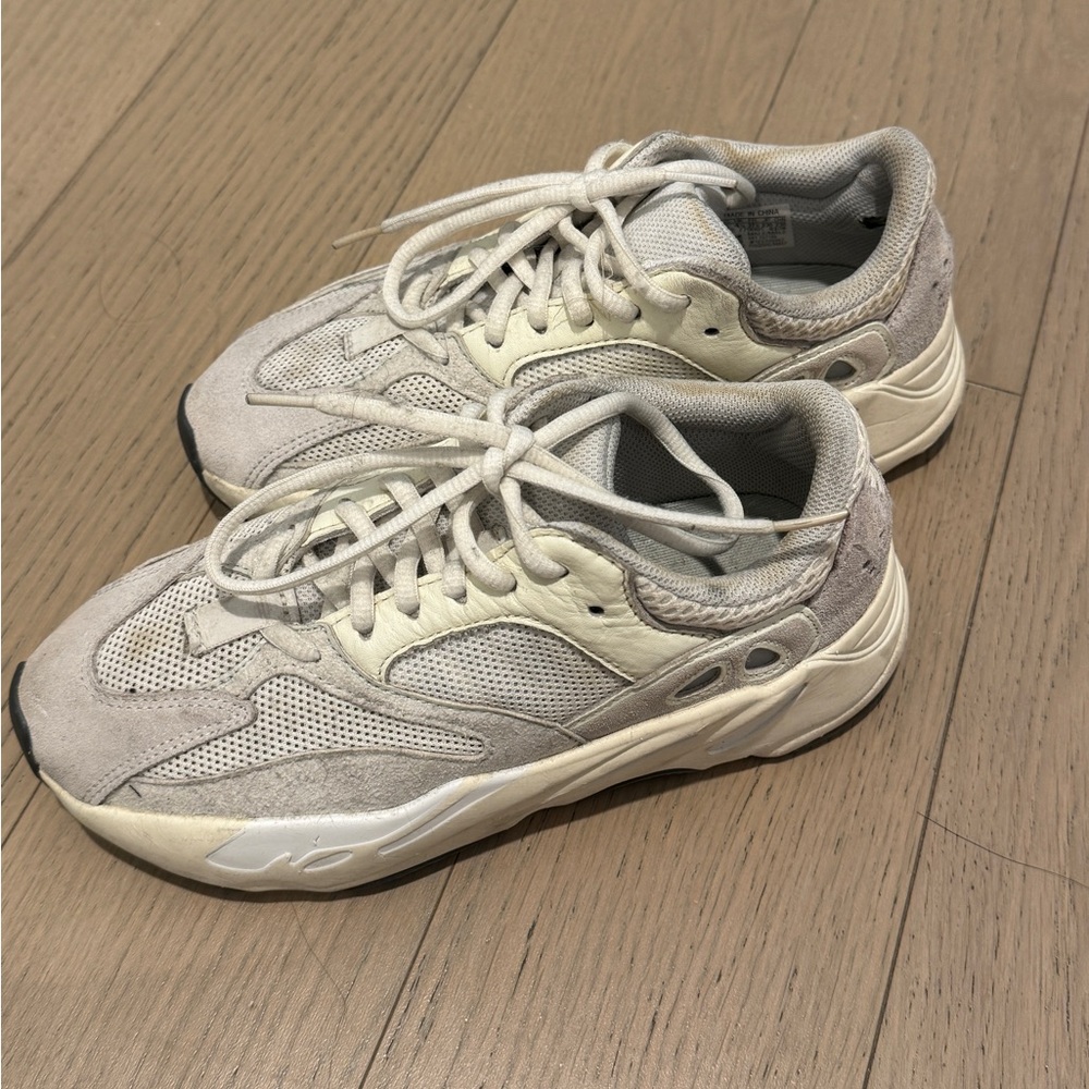 YEEZY BOOST 700 ANALOG